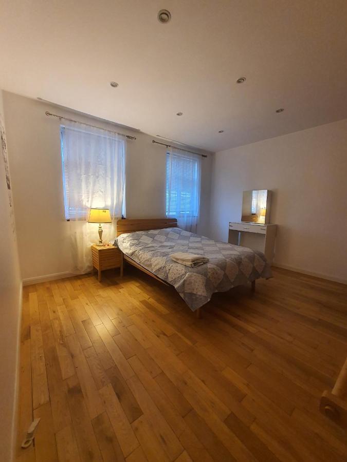 Art Double Bed Room Edgware Екстериор снимка